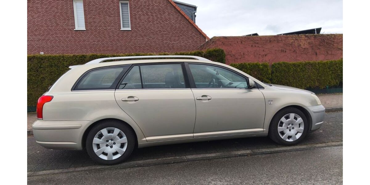 Toyota Avensis 465.000 km 2.100 &euro; Leipzig 04239