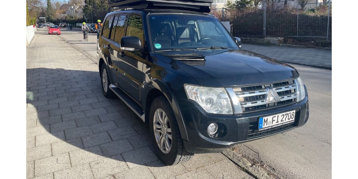 Mitsubishi Pajero 241.800 km 19.620 &euro; München 80637