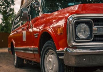 Chevrolet Suburban 145.000 km 16.500 &euro; Wildau 15745