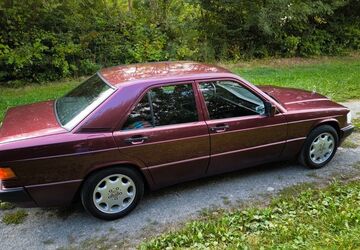 Mercedes-Benz 190 144.000 km 15.200 &euro; Springe 31832