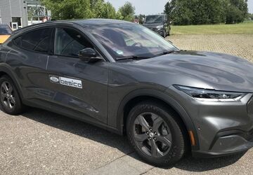 Ford Mustang Mach-E 26.500 km 31.990 &euro; Glauchau 08371