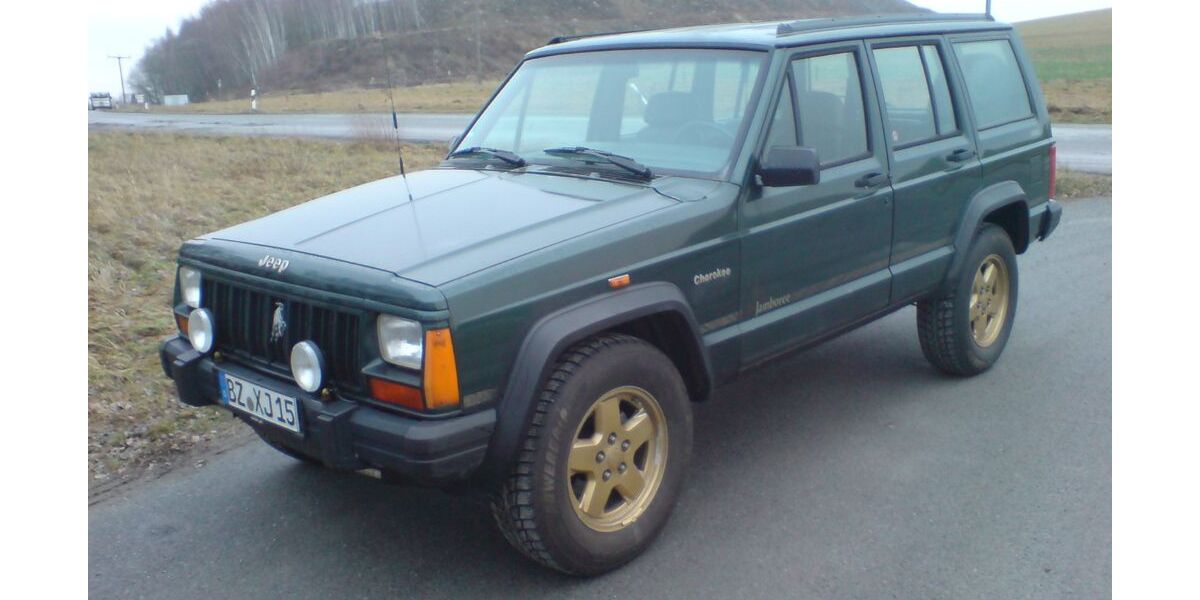 Jeep Cherokee 183.000 km 6.150 &euro; Neukirch 01904