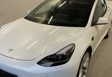 Tesla Model 3 85.216 km 25.585 &euro; Augsburg 86156
