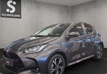 Toyota Yaris 2.500 km 25.180 &euro; Hoyerswerda 02977