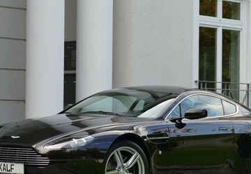 Aston Martin V8 Vantage 55.000 km 65.800 &euro; Grünwald 82031