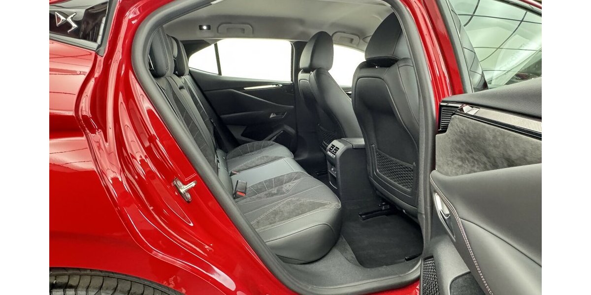 DS Automobiles DS4 130 EAT 8 Performance Line Alcantara 18.162 km 20.320 &euro; Lich 35423