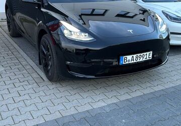 Tesla Model Y 30.000 km 39.200 &euro; Berlin 14059