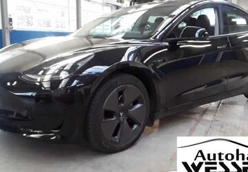 Tesla Model 3 33.278 km 28.950 &euro; Wittmund 26409