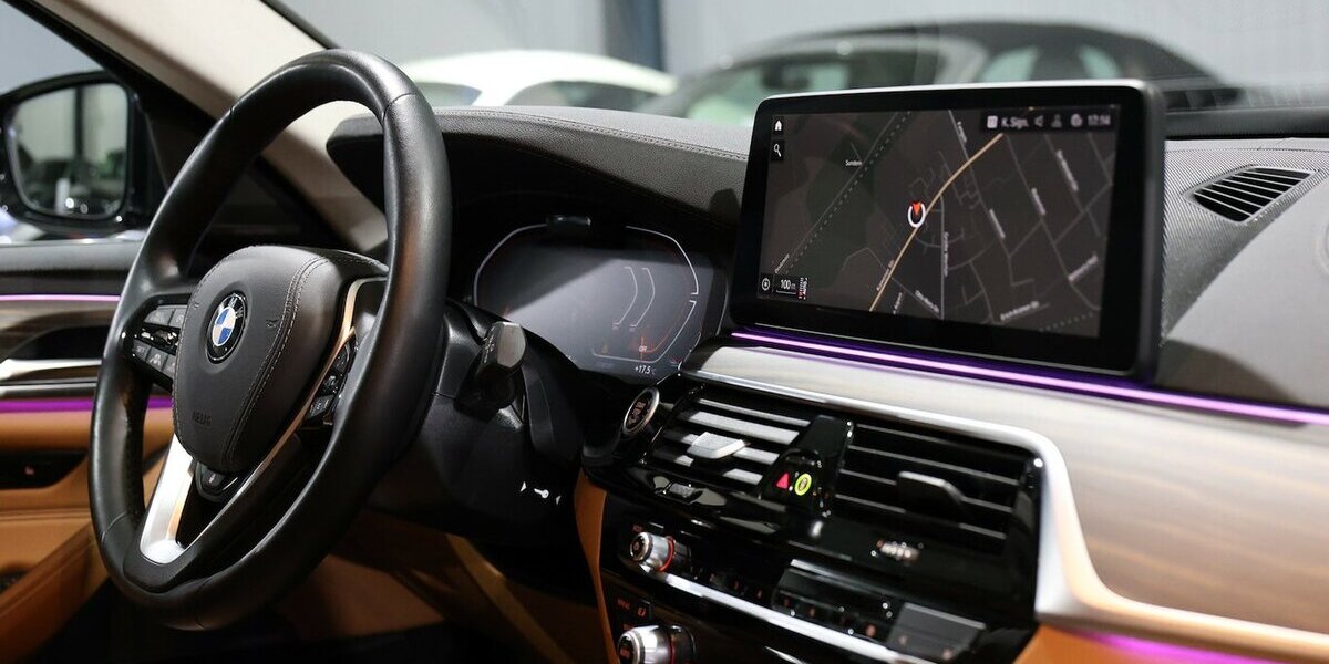 BMW 530i Touring INNOVATION LUXURY-LINE BUSINESS 45.000 km 40.444 &euro; Hamm 59077