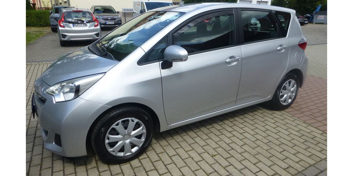 Toyota Verso-S 110.500 km 5.590 &euro; Naumburg/S. + 06667 Weißenfels + 06618 Schönburg 06618