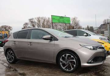 Toyota Auris 99.800 km 11.290 &euro; Holleben bei Halle 06179