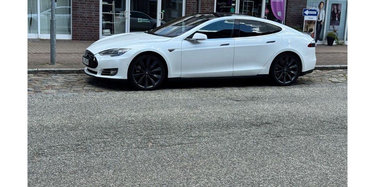 Tesla Model S 517.000 km 22.000 &euro; Hamburg 22145