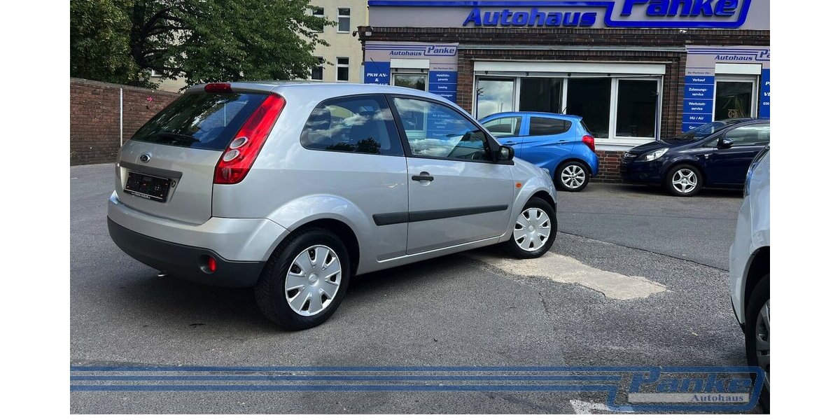 Ford Fiesta Ambiente 1.3*Radio/CD*AUX*Klima* 245.511 km 700 &euro; Berlin 13187
