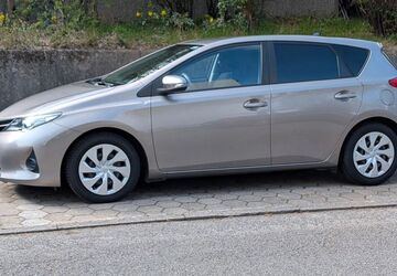 Toyota Auris 54.850 km 9.500 &euro; Hamburg 21077