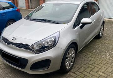 Kia Rio 184.932 km 3.100 &euro; Ahaus 48683