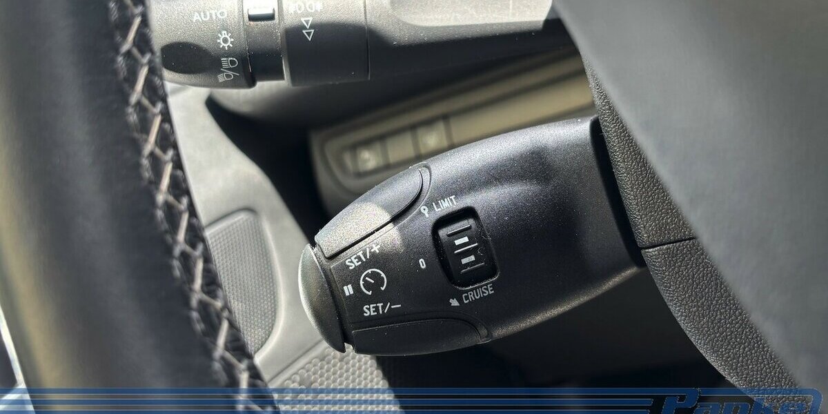 Peugeot 2008 Allure*AHK*Navi*Car-play*SHZ*LED*Tempo* 103.785 km 10.890 &euro; Berlin 13187