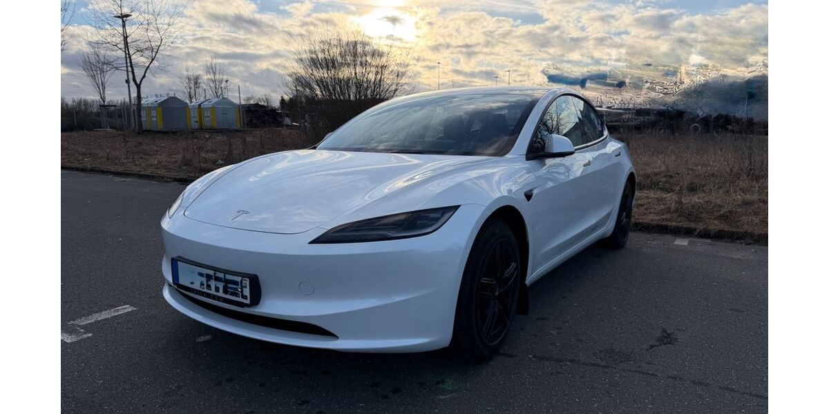 Tesla Model 3 5.500 km 41.499 &euro; Altdorf 90518