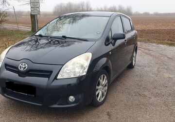 Toyota Corolla Verso 306.000 km 2.690 &euro; Estenfeld 97230