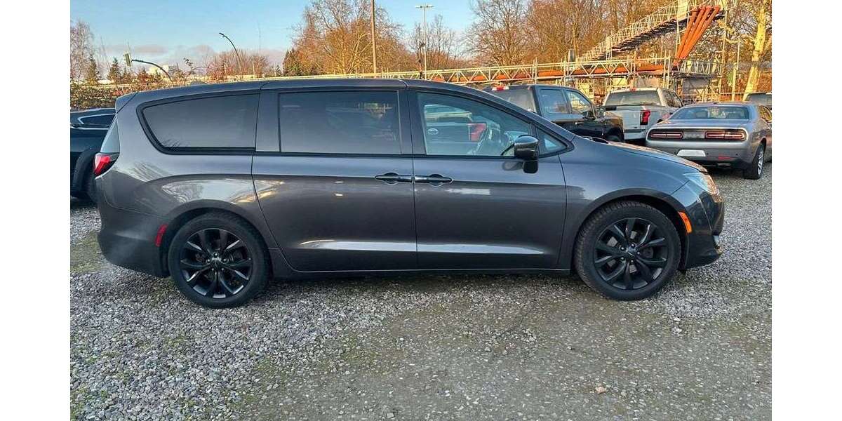 Chrysler Pacifica 84.000 km 19.999 &euro; Hamburg 22309