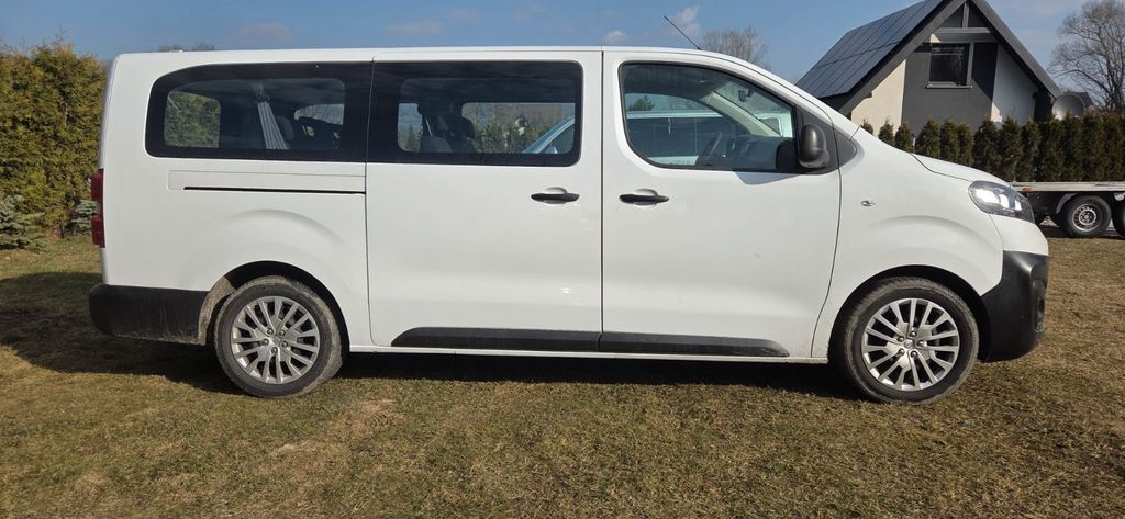 Opel Vivaro 27.000 km 36.000 &euro; Skoczów 
