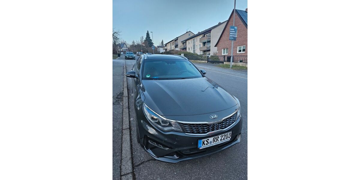 Kia Optima 102.000 km 17.600 &euro; Kassel 34132
