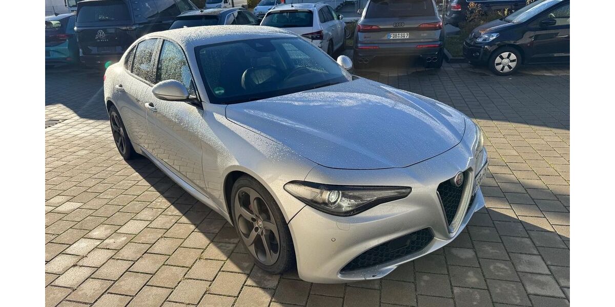 Alfa Romeo Giulia 121.000 km 15.950 &euro; Egenhofen OT Unterschweinbach 82281