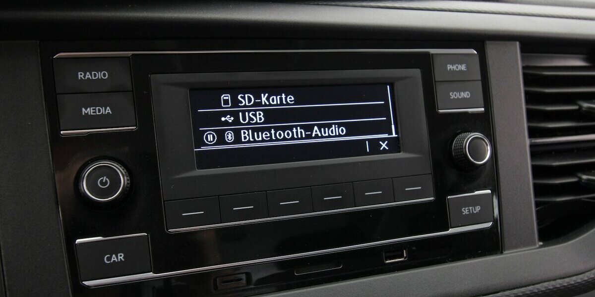 VW T6.1 Transporter Kombi lang 2.0 TDI 9-SITZER+AHK 146.949 km 28.900 &euro; Hagenow 19230