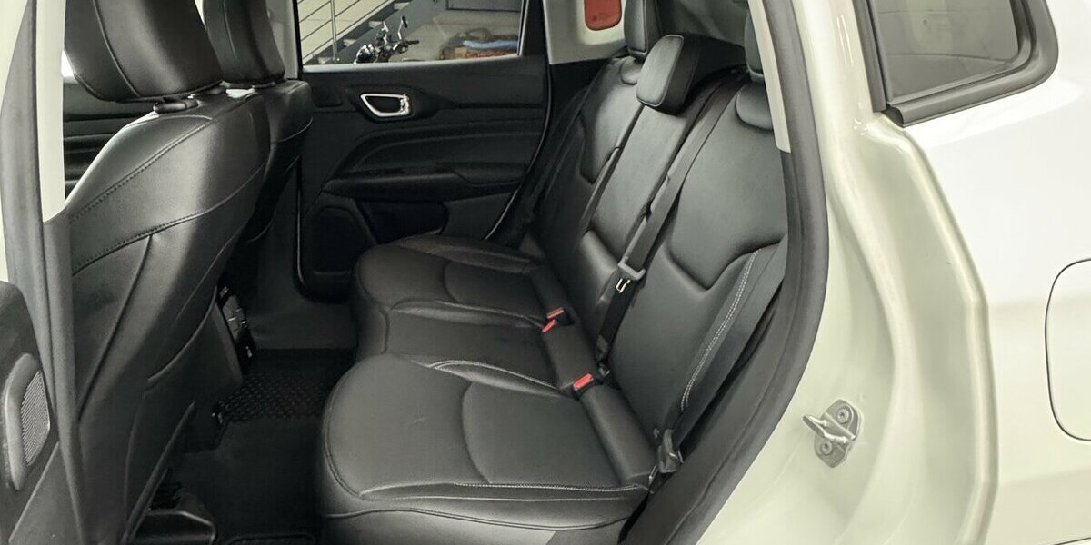 Jeep Compass S Plug-IN Hybrid 4WD 1.Hand Anhängerkplg 43.400 km 25.470 &euro; Lich 35423