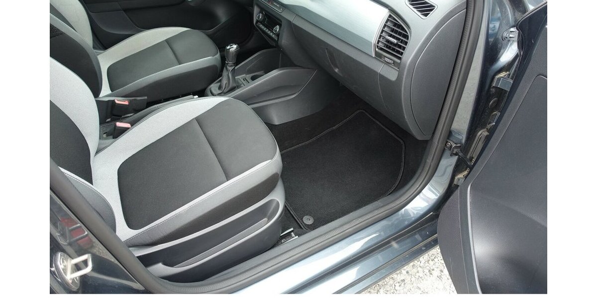 Skoda Fabia Ambition Klimatronik PDC Sitzheizung 120.800 km 6.950 &euro; Neumarkt/OPf 92318