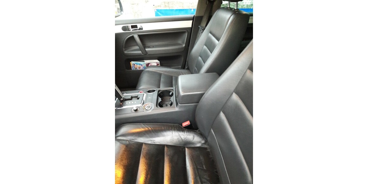 VW Touareg 241.106 km 6.500 &euro; Waidhofen an der Ybbs 