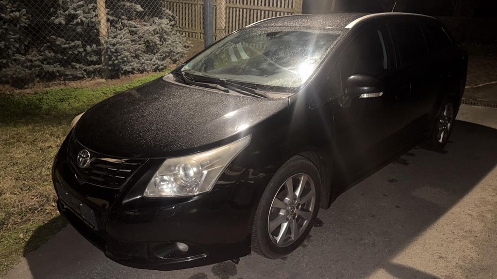 Toyota Avensis 239.000 km 3.450 &euro; Berlin 10245