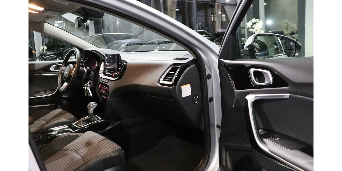 Kia cee´d Sportswagon 1.6 D VISION / 6.000-KM / TOP 6.000 km 23.444 &euro; Hamm 59077