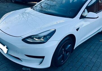 Tesla Model 3 160.500 km 18.499 &euro; Hamburg 22047