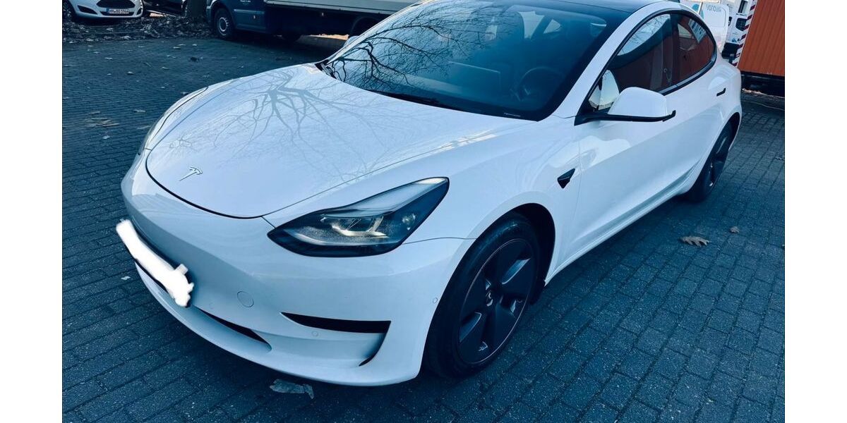 Tesla Model 3 160.500 km 18.499 &euro; Hamburg 22047