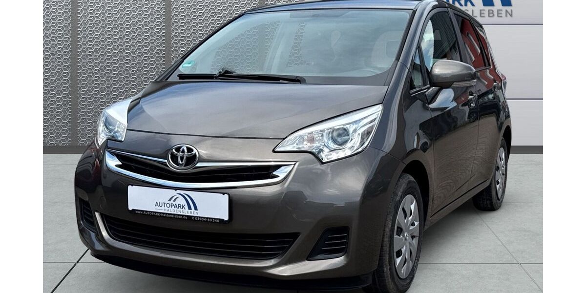 Toyota Verso-S 97.000 km 8.450 &euro; Haldensleben 39340