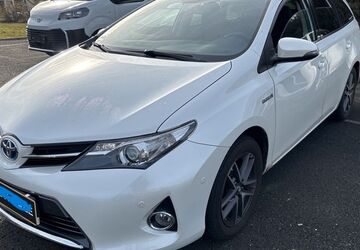 Toyota Auris 267.000 km 7.999 &euro; München 81243