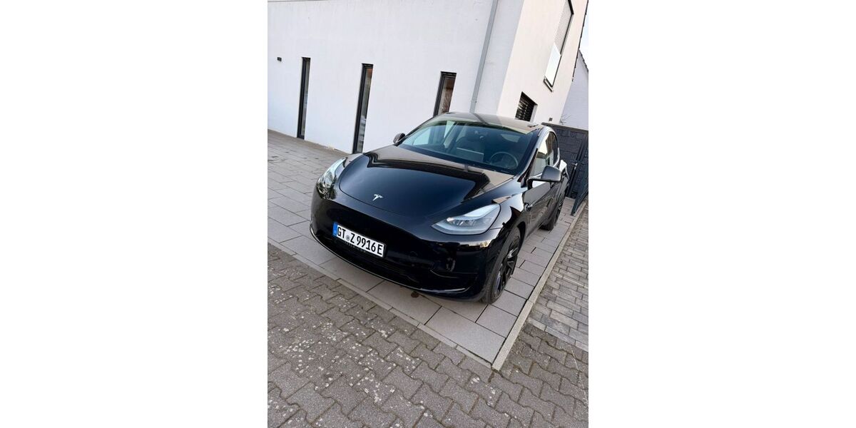 Tesla Model Y 33.200 km 34.500 &euro; Steinhagen 33803