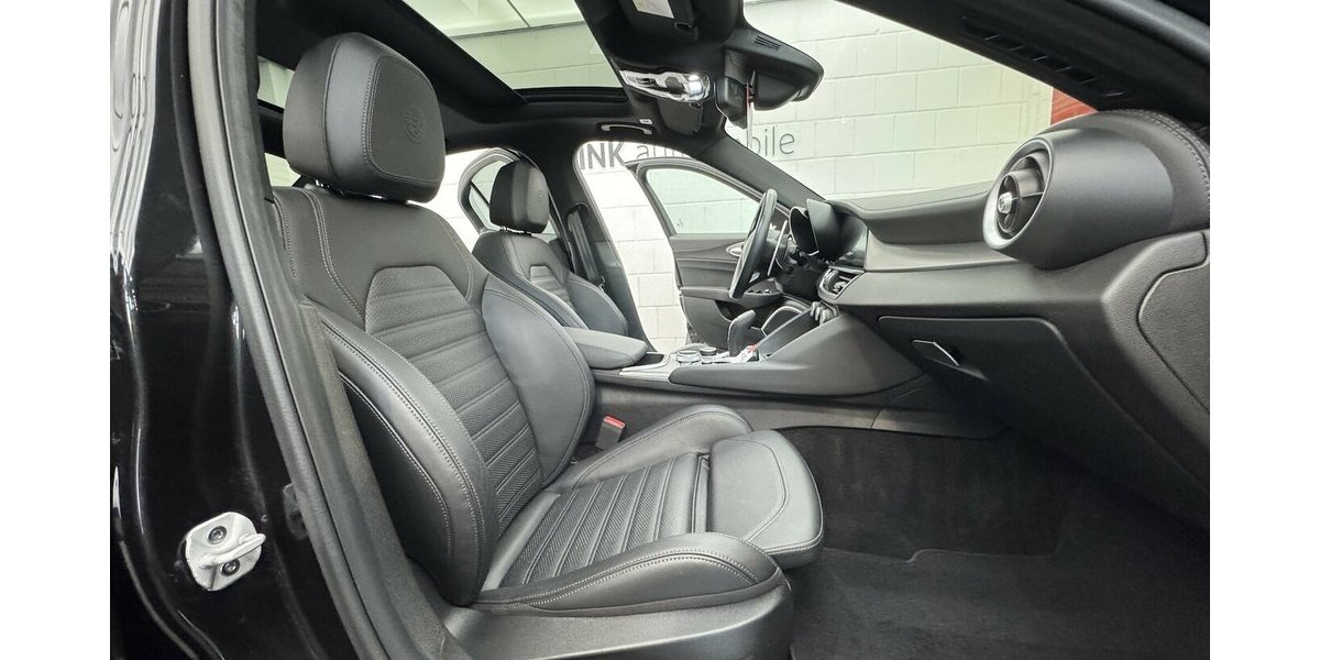 Alfa Romeo Giulia 2.2 D Q4 Veloce Leder Panoramadach 36.700 km 35.790 &euro; Lich 35423