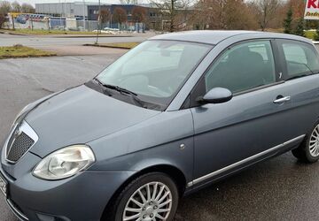 Lancia Ypsilon 121.000 km 1.950 &euro; Flensburg 24937