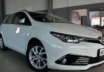 Toyota Auris 97.000 km 11.900 &euro; Neckartailfingen 72666