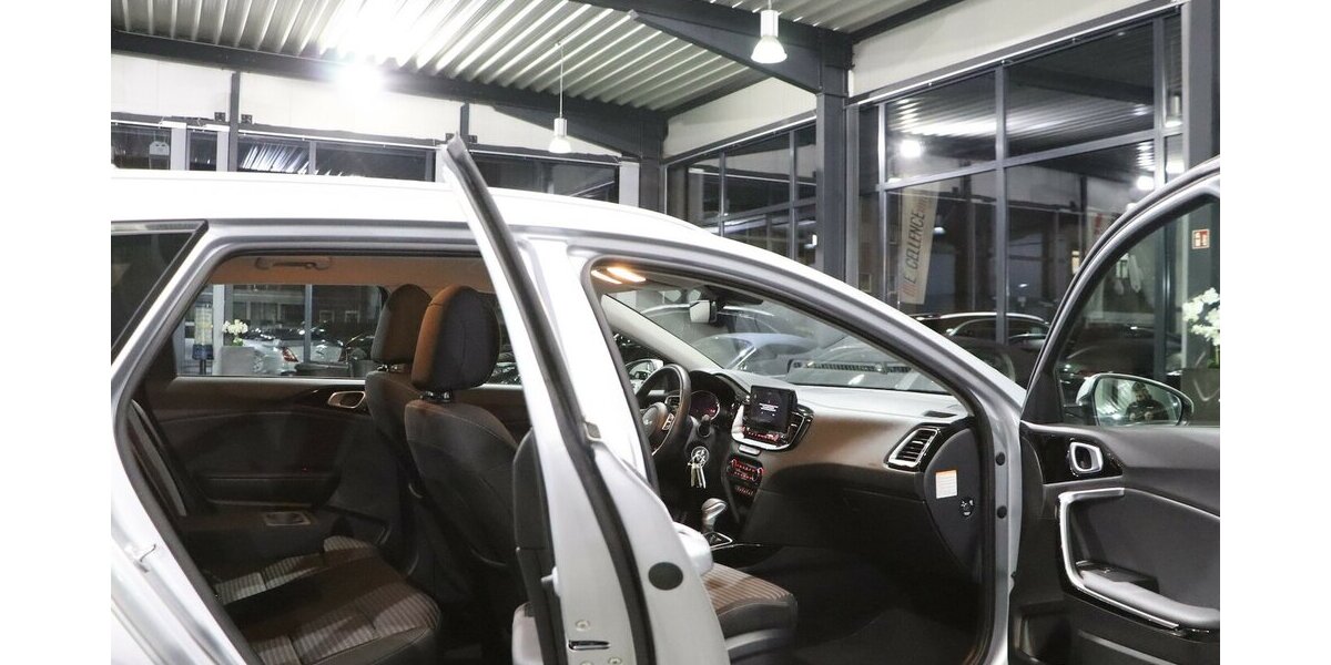 Kia cee´d Sportswagon 1.6 D VISION / 6.000-KM / TOP 6.000 km 23.444 &euro; Hamm 59077