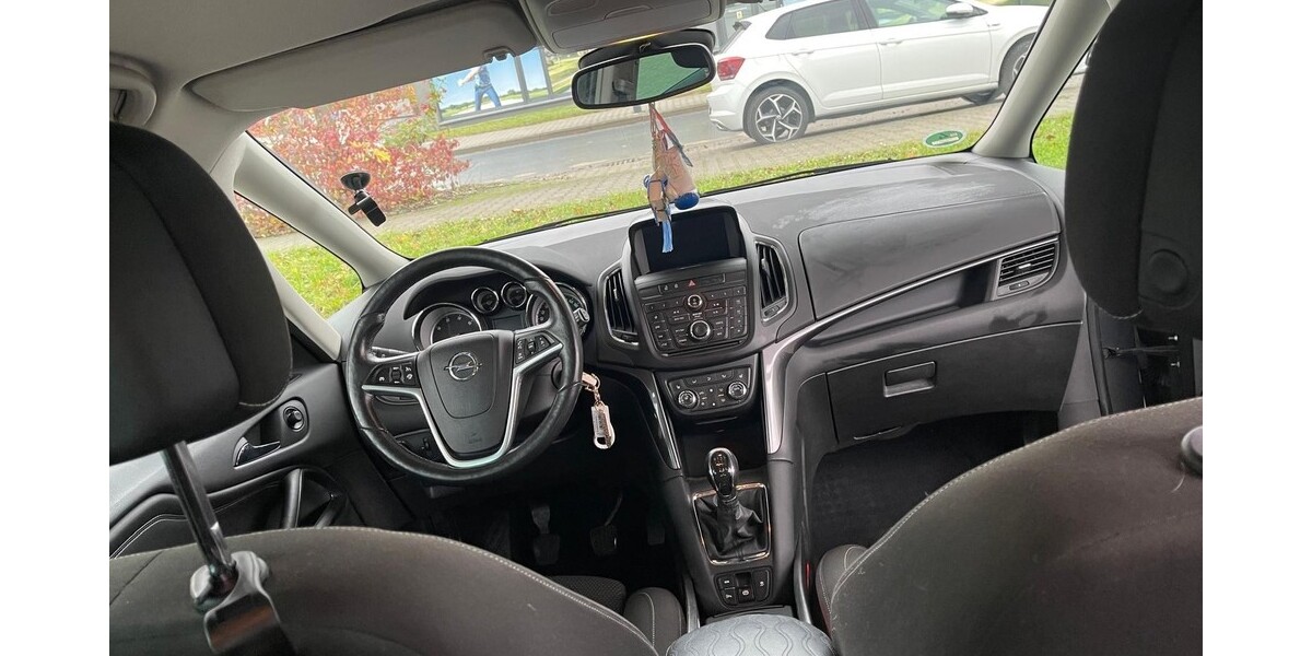 Opel opel zafira tourer 177.973 km 8.000 &euro; Frankfurt 