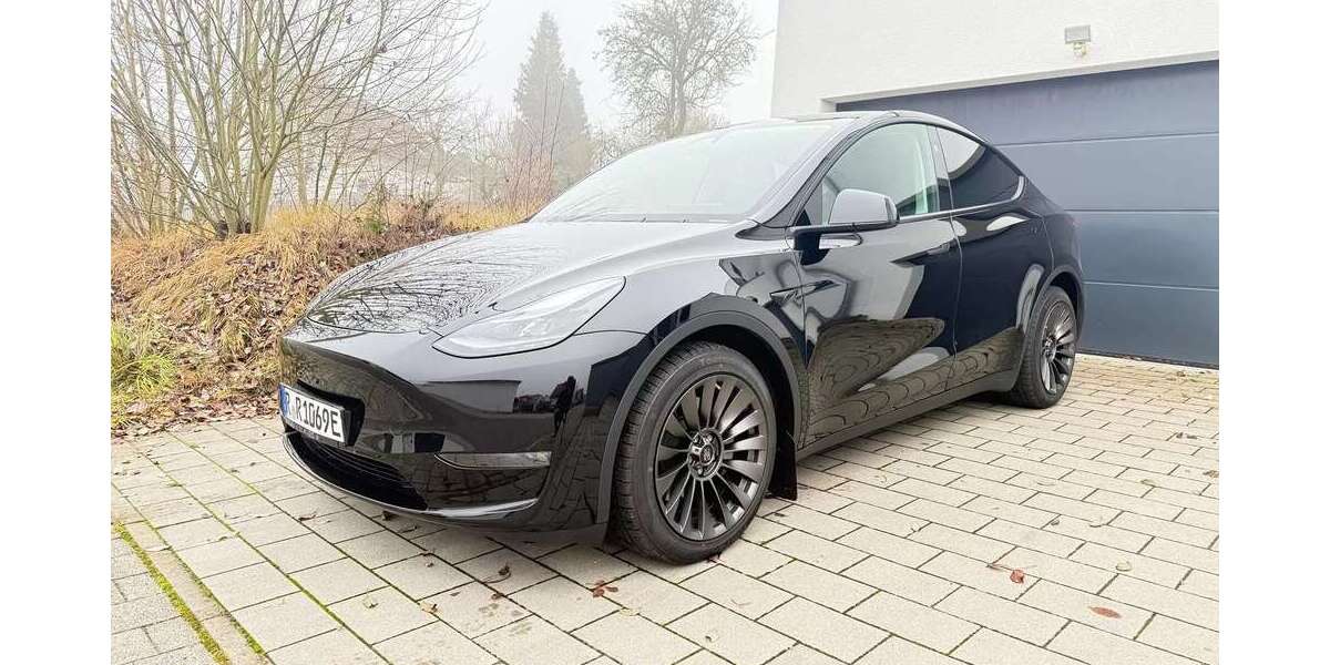 Tesla Model Y 25.300 km 14.250 &euro; Schwarzenberg/Erzgebirge 08340