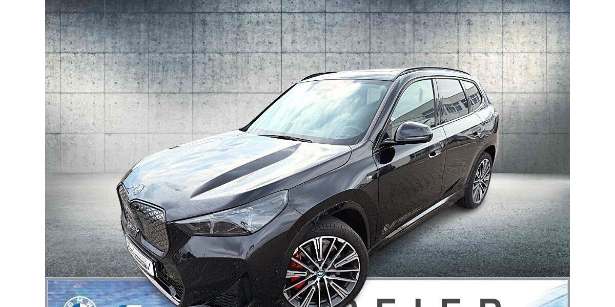 BMW iX1 10.700 km 54.900 &euro; Berlin 13405