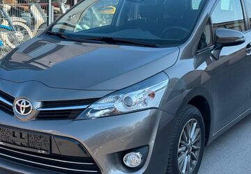 Toyota Verso 136.700 km 12.990 &euro; DORTMUND 44263