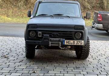 Lada Niva 43.341 km 10.000 &euro; Weilrod / Riedelbach 61276