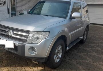 Mitsubishi Pajero 405.000 km 6.900 &euro; Petershagen 32469