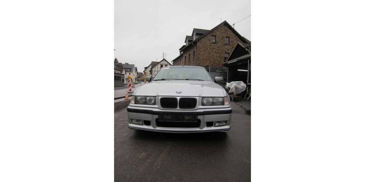 BMW 323 125.000 km 9.450 &euro; Antweiler 53533