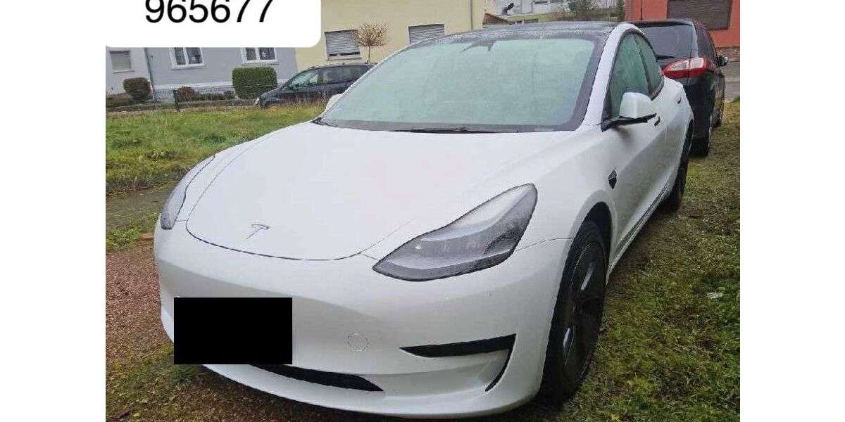 Tesla Model 3 38.595 km 27.950 &euro; Herges-Hallenberg 98587