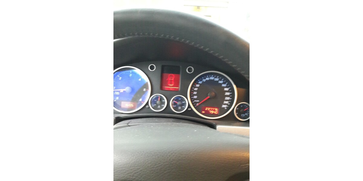 VW Touareg 241.106 km 6.500 &euro; Waidhofen an der Ybbs 